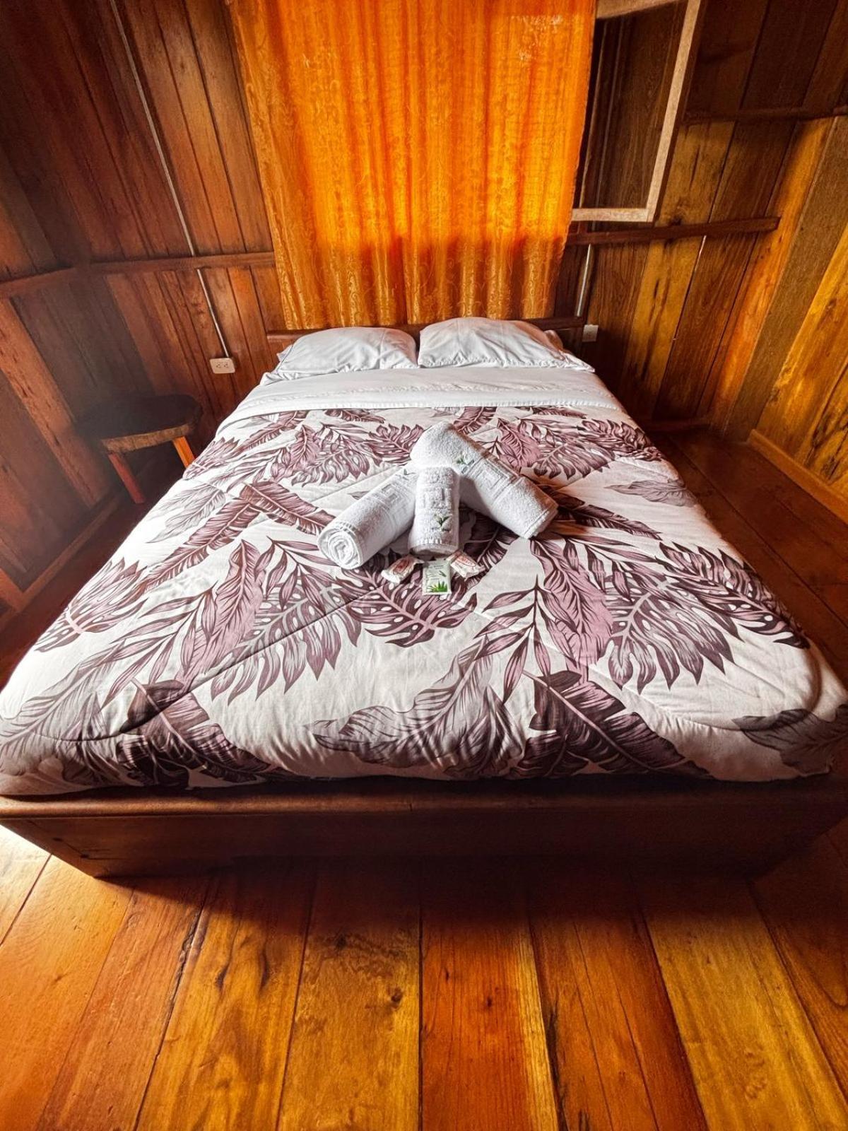 Hostal Vista Verde Mindo Ngoại thất bức ảnh