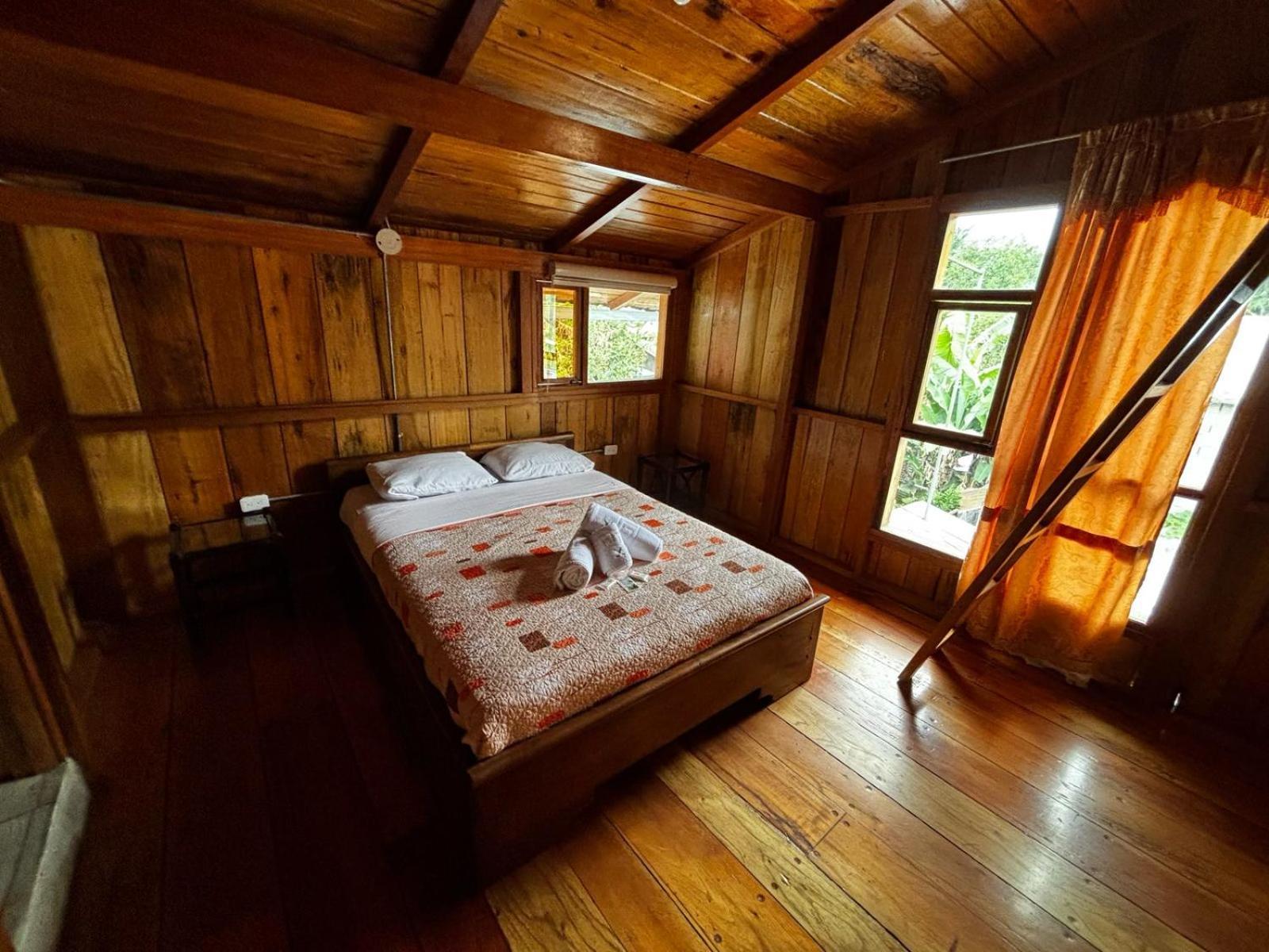 Hostal Vista Verde Mindo Ngoại thất bức ảnh