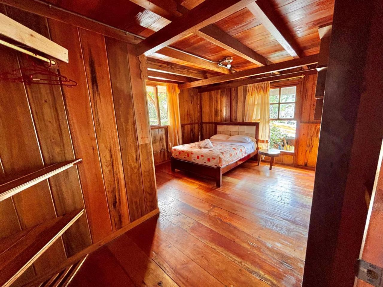 Hostal Vista Verde Mindo Ngoại thất bức ảnh